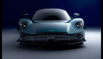 אפס לריגוש: מכוניות ספורט ושמחה דופקת הלב של ההאצה