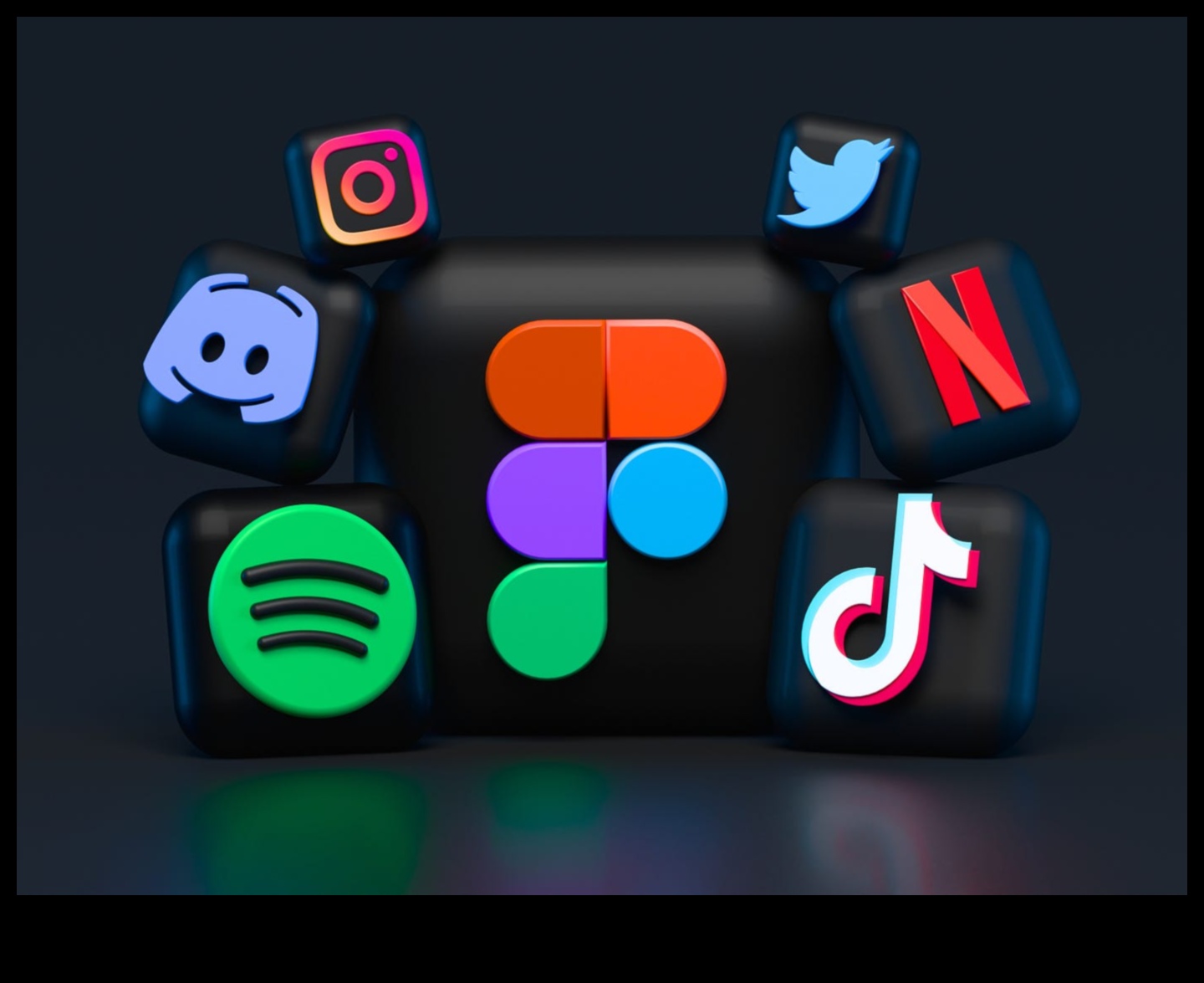 קליקים וחברות: חקר הכוח של פלטפורמות חברתיות