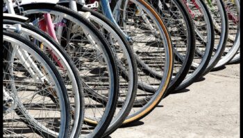 רוכבי אופניים עירוניים: אופניים ככלים חיוניים לתושבי העיר